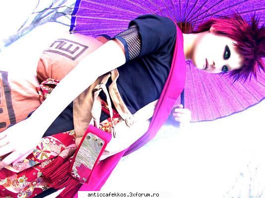 sa revenim la cele kawaii  :nod: 


gaara cosplay